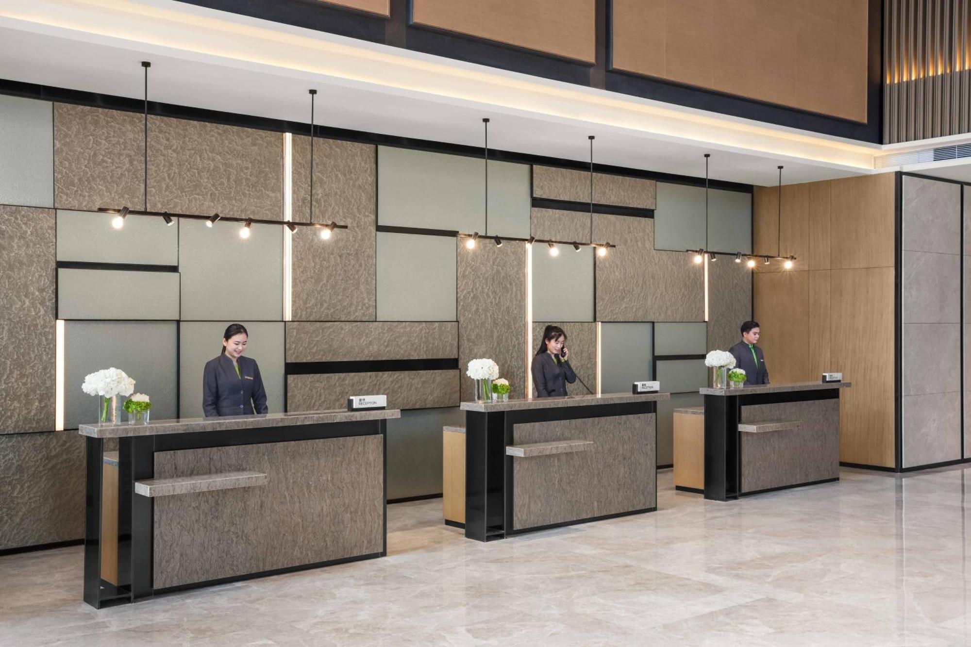 คอร์ตยาร์ด เซินเจิ้น เปาอัน Hotel ภายนอก รูปภาพ